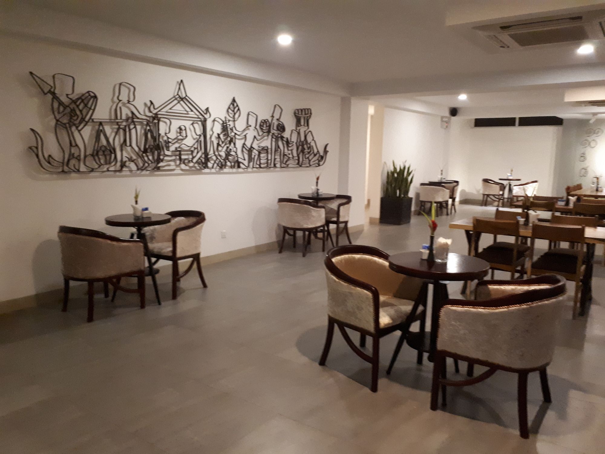 Kuch Oudom Hotel Phnom-Penh Buitenkant foto