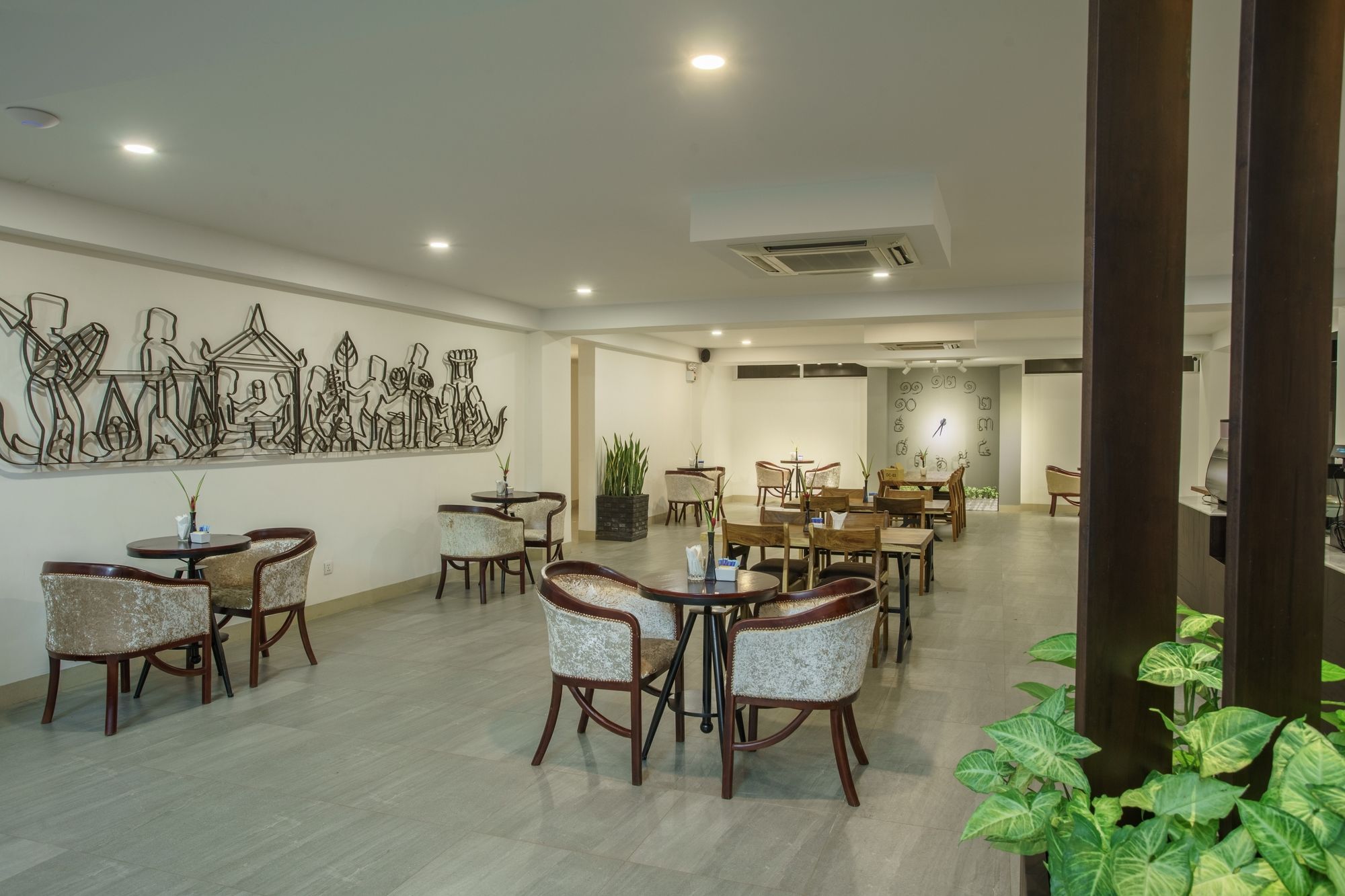 Kuch Oudom Hotel Phnom-Penh Buitenkant foto
